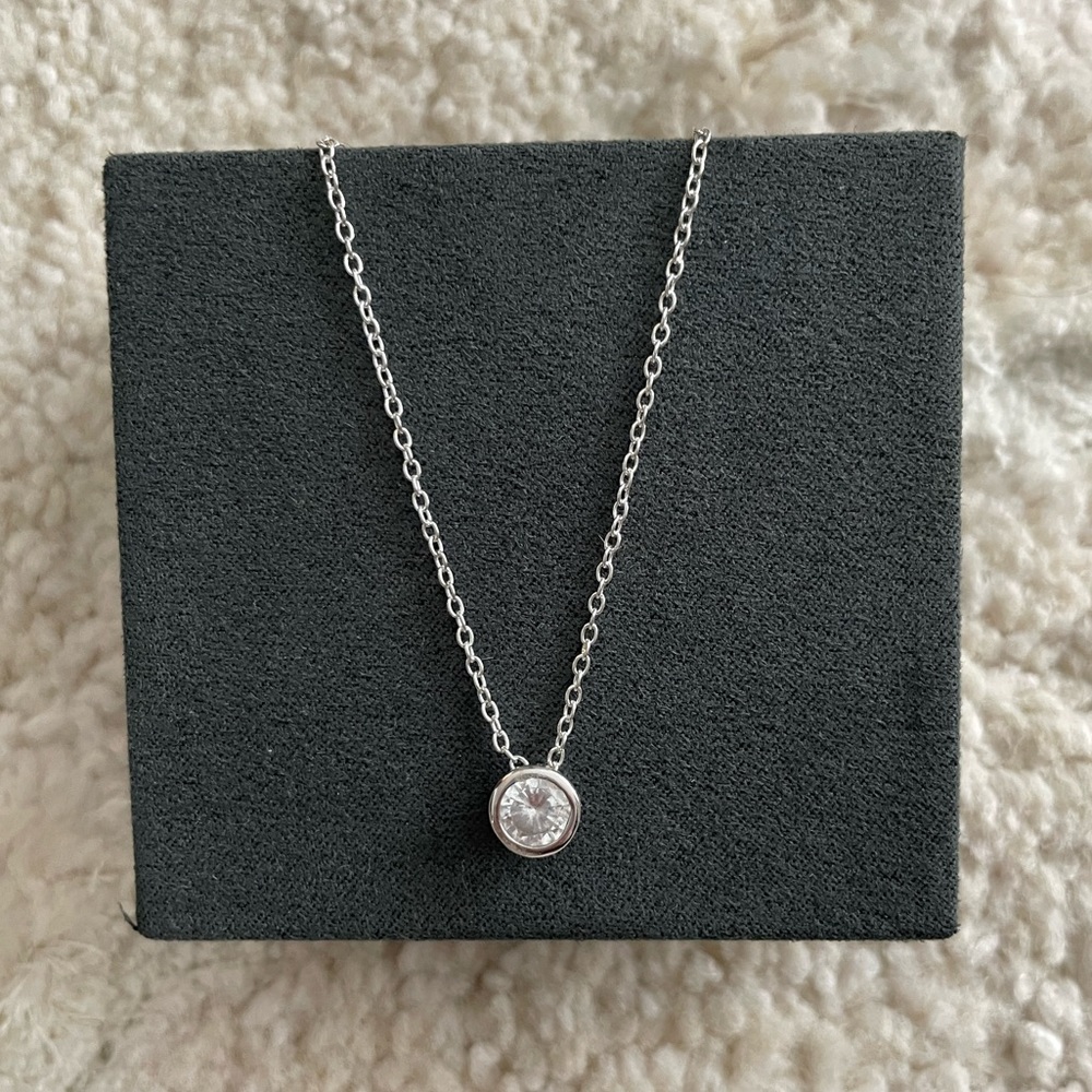 🛒 LAST CALL‼️ Solitaire Pendant Necklace